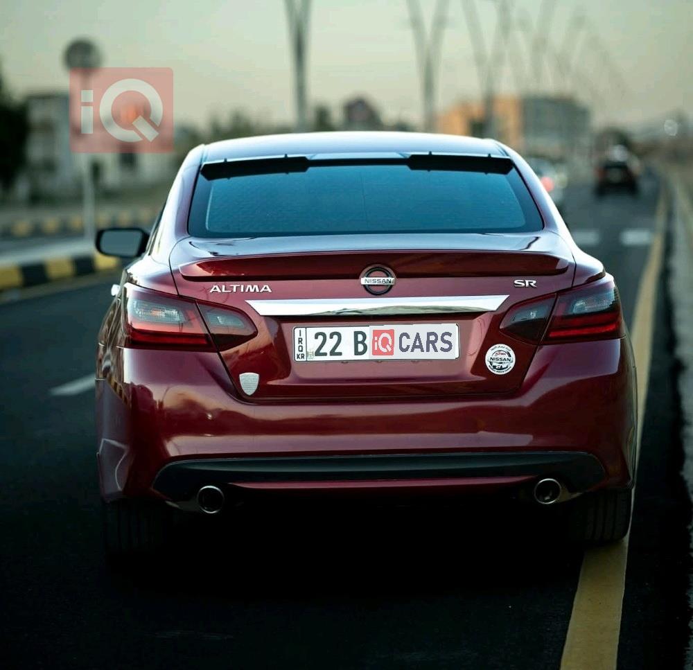 نيسان ألتيما